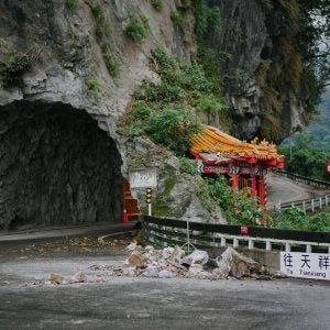 Tunnel mit Steinschlag