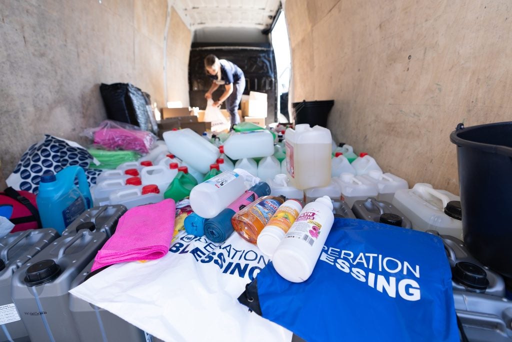 Putzmittel zum Verteilen