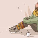 Zeichnung einer Frau, die bei einer Tasse Kaffee auf dem Boden sitzt und nach oben schaut