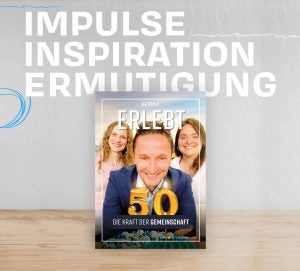 Mockup des ERLEBT Magazins zum Thema Gemeinschaft